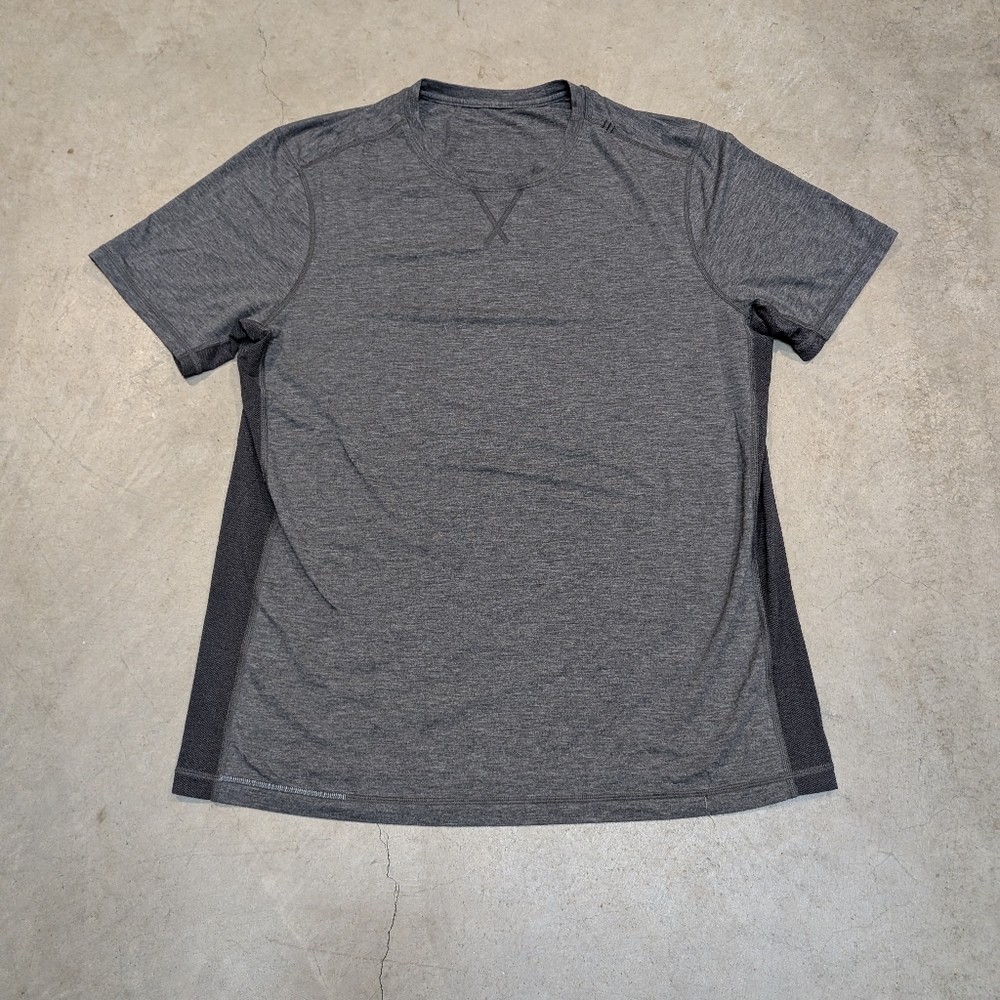 lululemon athletica Men's L-XL Short-Sleeve Performance Tee Gray Shirt